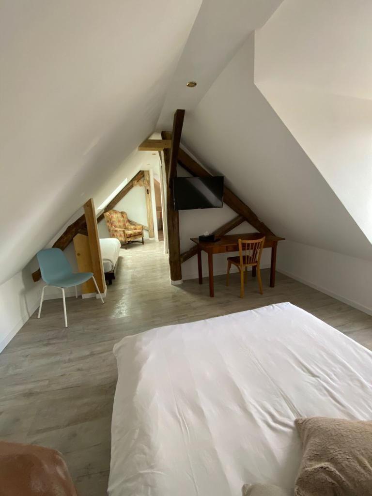 L'Annexe Du Chateau De Saint Genix 外观 照片