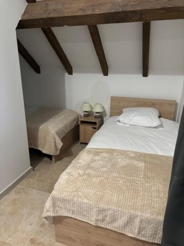 L'Annexe Du Chateau De Saint Genix 外观 照片